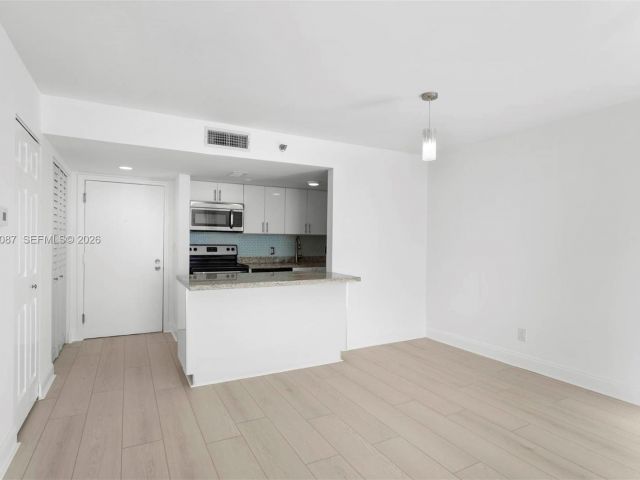 Apartment for rent  Unit #1508 - photo 7478978