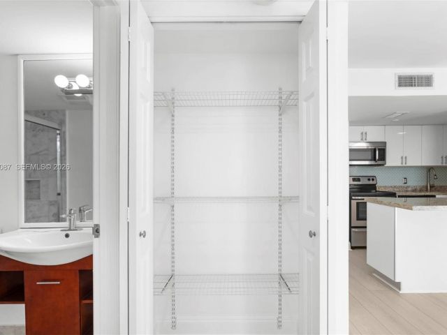 Apartment for rent  Unit #1508 - photo 7478987