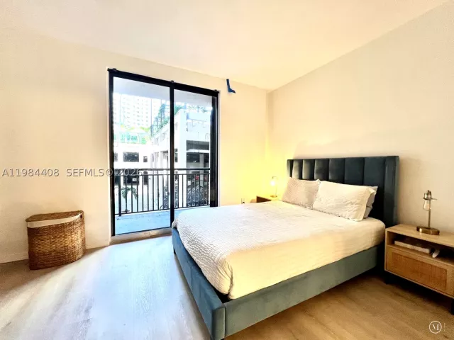 1-bedroom condo for sale in Miami - 540 Brickell Key Dr 202 - MondialRealty