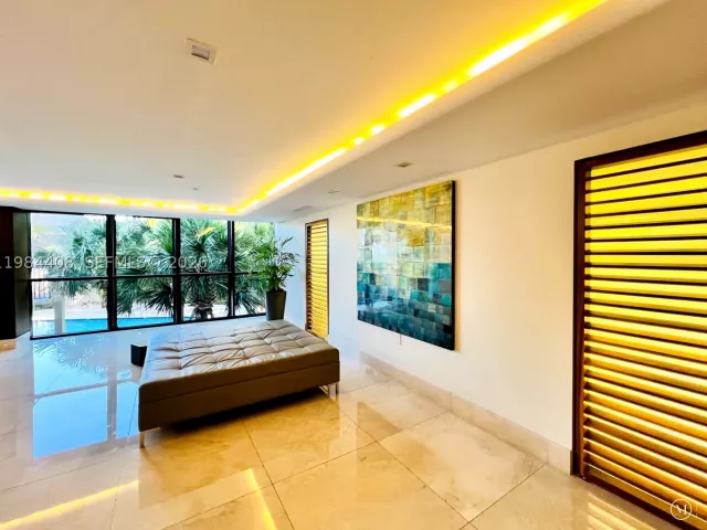 1-bedroom condo for sale in Miami - 540 Brickell Key Dr 202 - MondialRealty