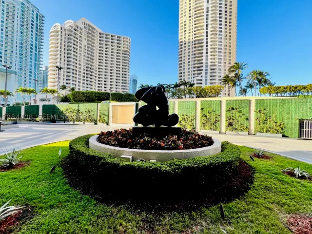 1-bedroom condo for sale in Miami - 540 Brickell Key Dr 202 - MondialRealty