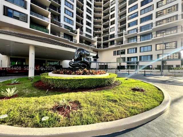1-bedroom condo for sale in Miami - 540 Brickell Key Dr 202 - MondialRealty