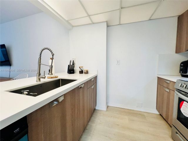 Apartment for sale  Unit #202 - photo 7469719