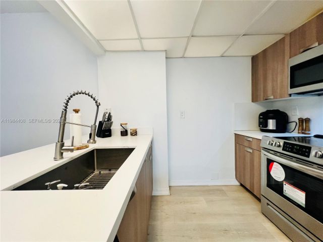 Apartment for sale  Unit #202 - photo 7469721