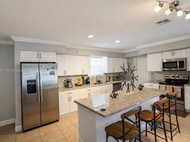 Home for rent at 19835 NE 11th Ct - photo 7493889