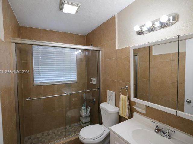 Home for rent at 19835 NE 11th Ct - photo 7493895