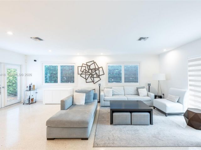 Home for sale at 829 Malaga Ave - photo 7514664