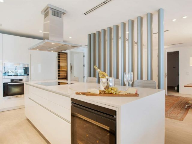 Apartment for sale  Unit #1006N - photo 7498894