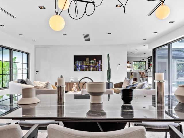 Home for rent at 2500 Bayview Dr - photo 7481859