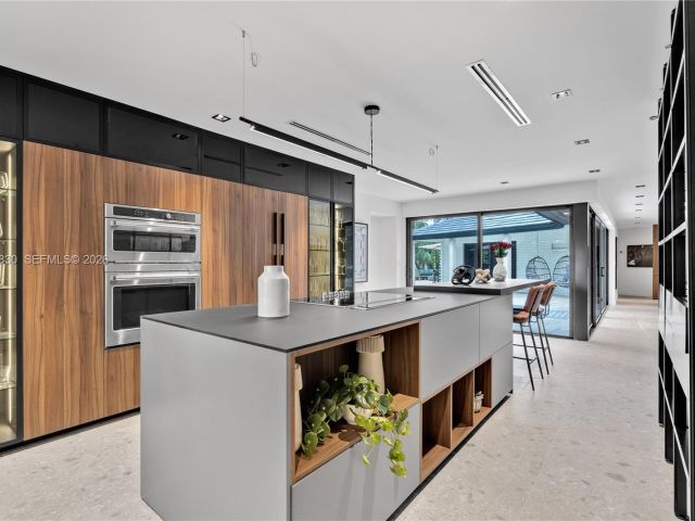 Home for rent at 2500 Bayview Dr - photo 7481878