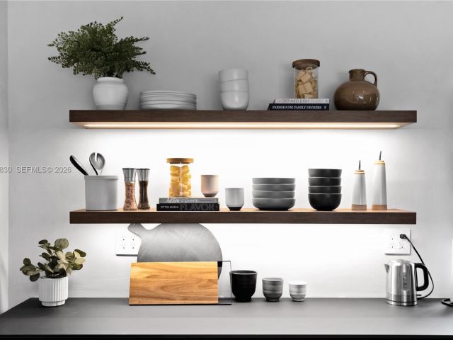 Home for rent at 2500 Bayview Dr - photo 7481880