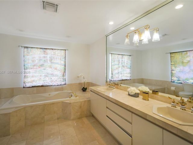 Home for rent at 851 N 11th Ave 1 - photo 7472550