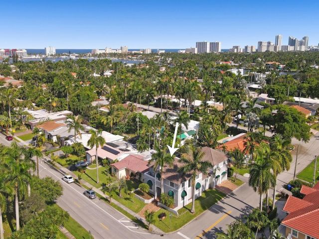 Home for rent at 851 N 11th Ave 1 - photo 7472553