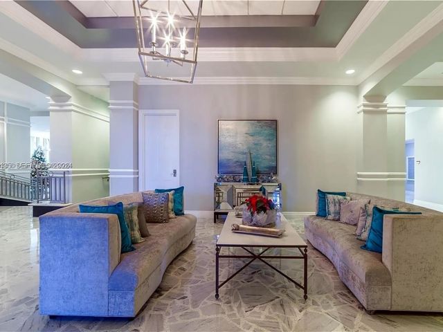 1-bedroom condo for rent in Hollywood - 2501 S Ocean Dr 429 - MondialRealty