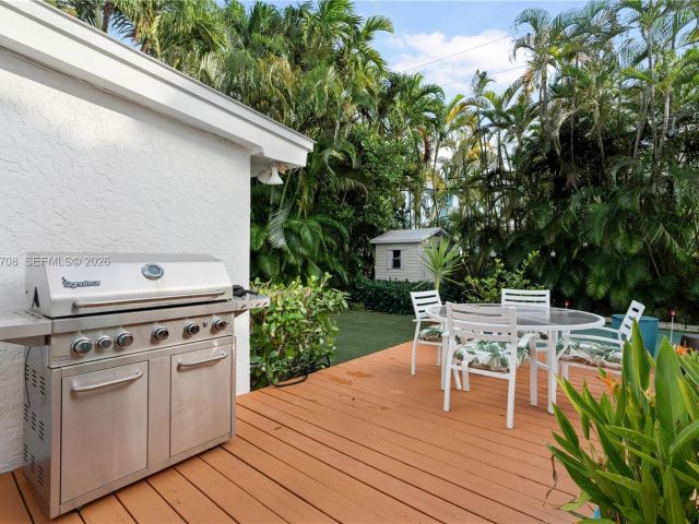 Home for sale at 310 Greenwood Dr - photo 7528321