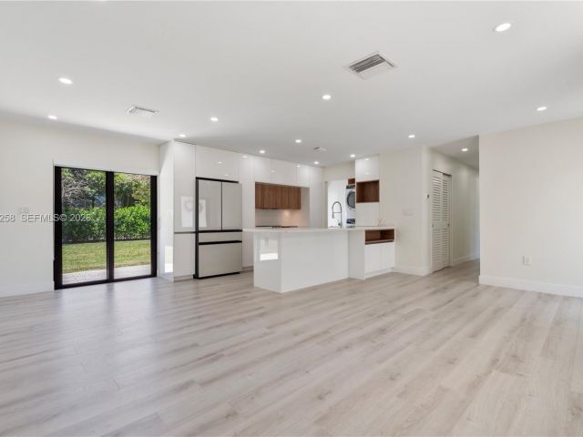 Home for rent at 255 Grant Dr - photo 7470641