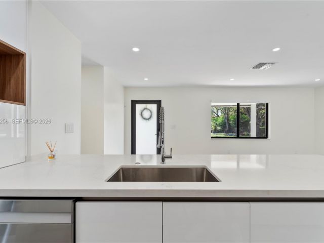 Home for rent at 255 Grant Dr - photo 7470642