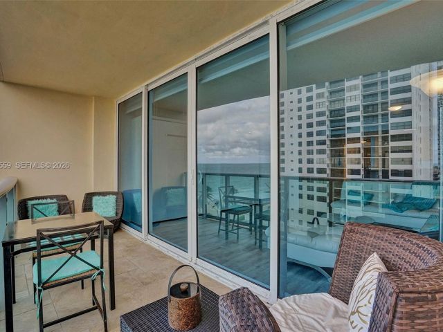 condo for rent in Hollywood - 2501 S Ocean Dr 804 (Available Oct 16) - MondialRealty