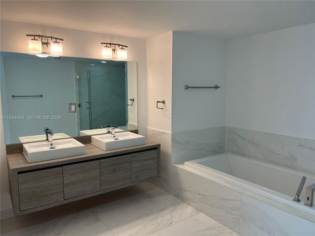 Apartment for rent  Unit #1105 - photo 7525991