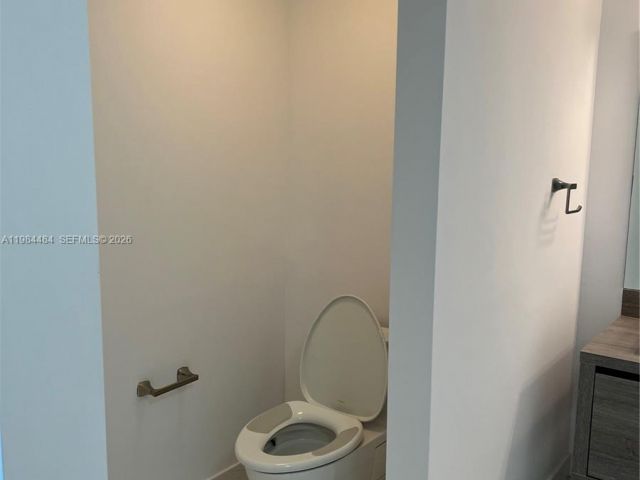 Apartment for rent  Unit #1105 - photo 7525992