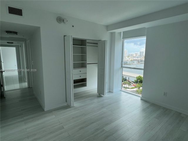 Apartment for rent  Unit #1105 - photo 7525993