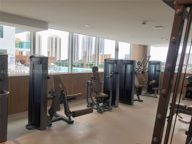 3-bedroom condo for rent in Sunny Isles Beach - 400 Sunny Isles Blvd 1105 - MondialRealty