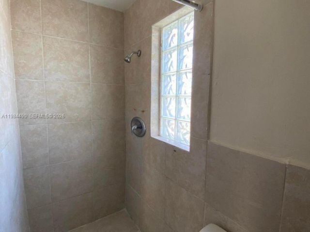 Home for rent at 1528 S Avenue S 0 - photo 7479322