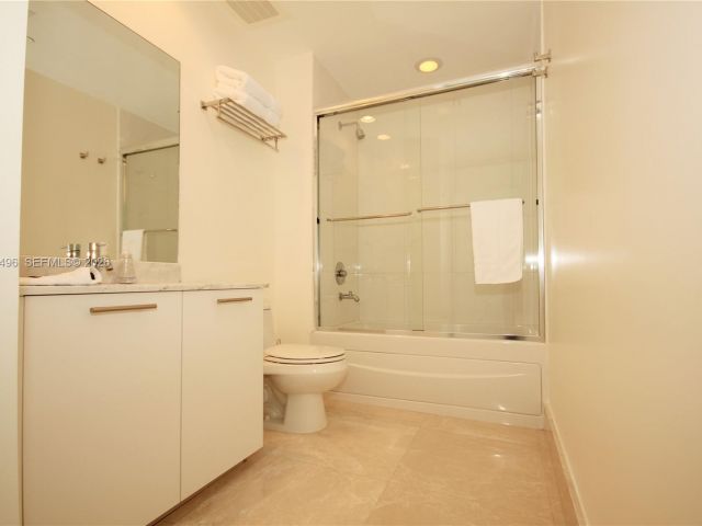 Apartment for rent  Unit #4708 - photo 7461431