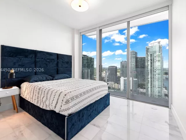 4-bedroom condo for sale in Miami - 700 NE 26th Ter 3401 - MondialRealty