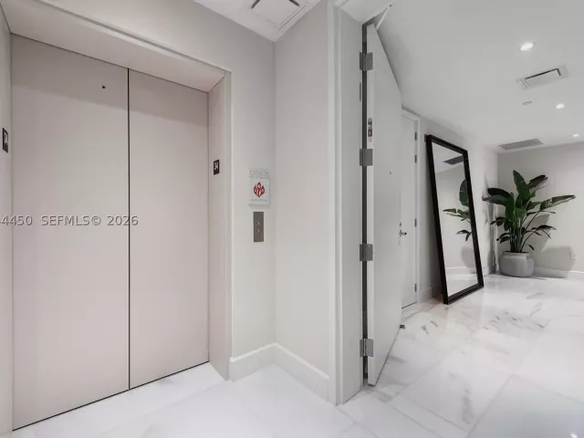 4-bedroom condo for sale in Miami - 700 NE 26th Ter 3401 - MondialRealty