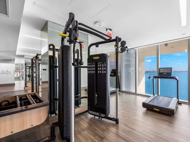 4-bedroom condo for sale in Miami - 700 NE 26th Ter 3401 - MondialRealty