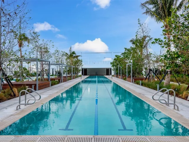 4-bedroom condo for sale in Miami - 700 NE 26th Ter 3401 - MondialRealty