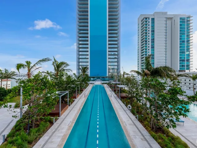 4-bedroom condo for sale in Miami - 700 NE 26th Ter 3401 - MondialRealty