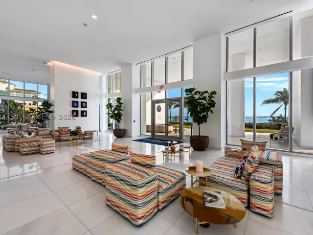 4-bedroom condo for sale in Miami - 700 NE 26th Ter 3401 - MondialRealty