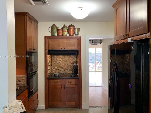 Home for rent at 1511 SW 4th Ave A - photo 7481836