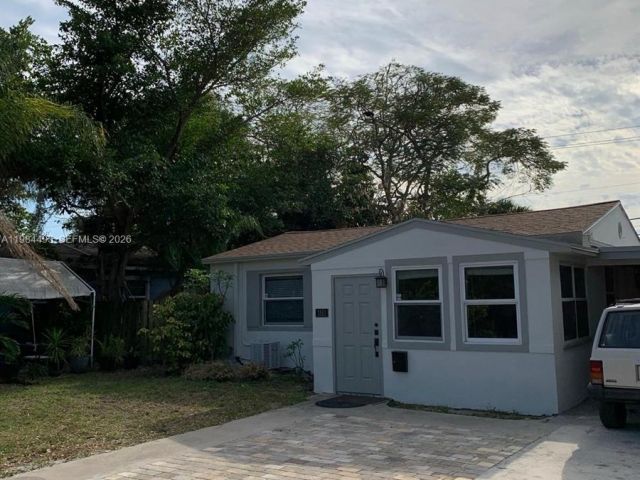 Home for rent at 1511 SW 4th Ave A - photo 7481840