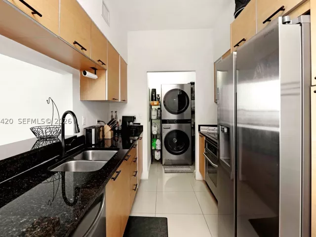 2-bedroom condo for sale in Miami - 31 SE 5th St 3916 - MondialRealty