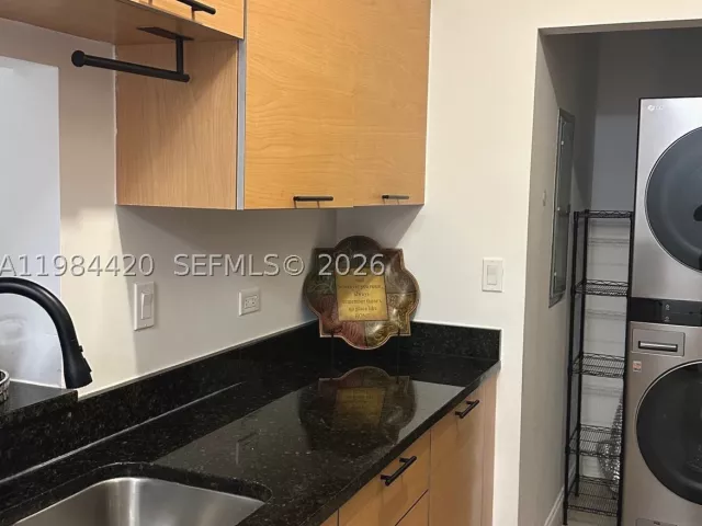 2-bedroom condo for sale in Miami - 31 SE 5th St 3916 - MondialRealty