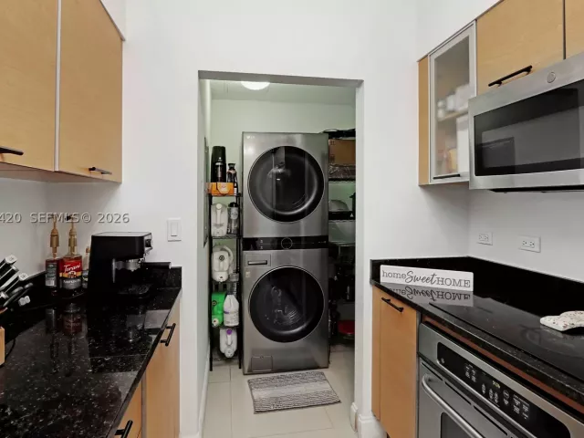 2-bedroom condo for sale in Miami - 31 SE 5th St 3916 - MondialRealty