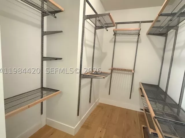2-bedroom condo for sale in Miami - 31 SE 5th St 3916 - MondialRealty