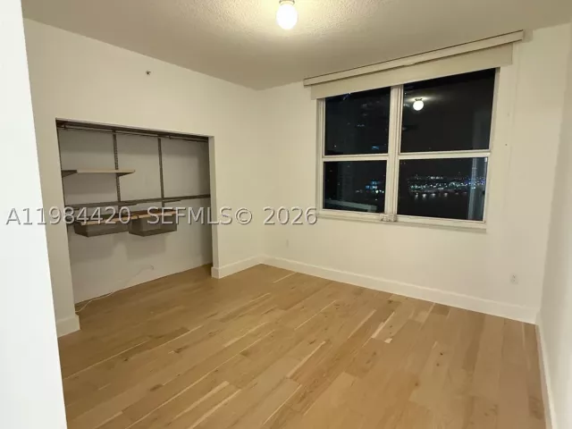 2-bedroom condo for sale in Miami - 31 SE 5th St 3916 - MondialRealty