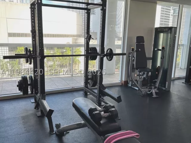 2-bedroom condo for sale in Miami - 31 SE 5th St 3916 - MondialRealty