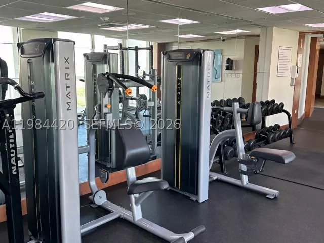 2-bedroom condo for sale in Miami - 31 SE 5th St 3916 - MondialRealty