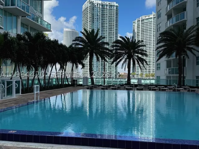 2-bedroom condo for sale in Miami - 31 SE 5th St 3916 - MondialRealty