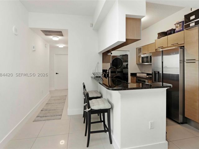 2-bedroom condo for sale in Miami - 31 SE 5th St 3916 - MondialRealty