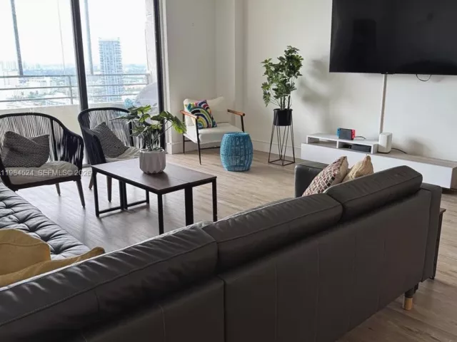 2-bedroom condo for sale in Hallandale Beach - 2500 Parkview Dr 2401 - MondialRealty