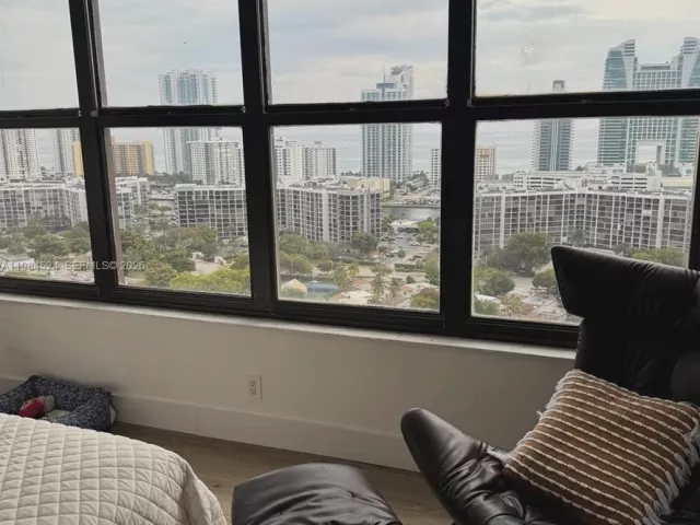 2-bedroom condo for sale in Hallandale Beach - 2500 Parkview Dr 2401 - MondialRealty