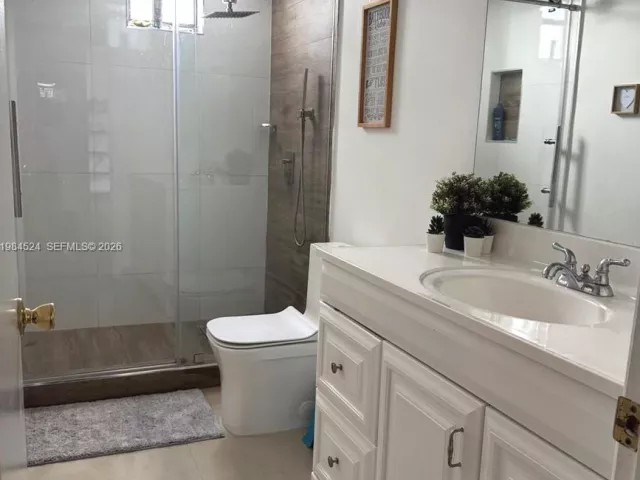 2-bedroom condo for sale in Hallandale Beach - 2500 Parkview Dr 2401 - MondialRealty