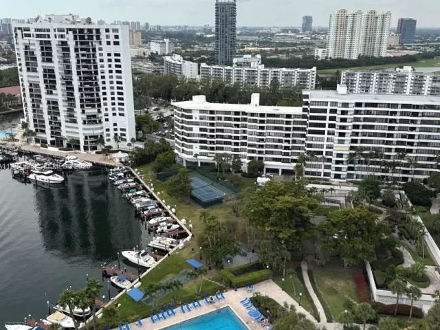 2-bedroom condo for sale in Hallandale Beach - 2500 Parkview Dr 2401 - MondialRealty