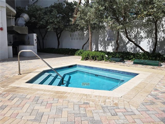 Apartment for rent  Unit #1610 - photo 7502480